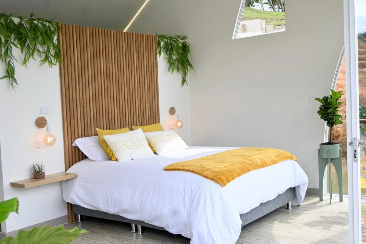 מלון Guatapé Casa Flotante La Trinidad מראה חיצוני תמונה